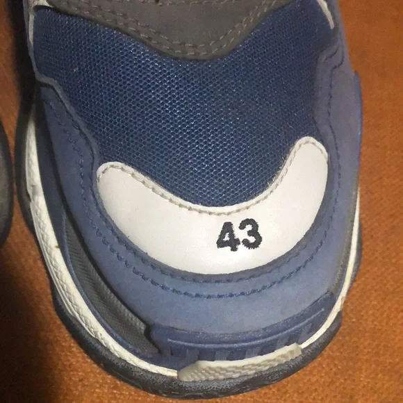 100% authentic Balenciaga triple S sneakers